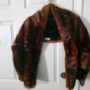 Fur shawl / Jones New York